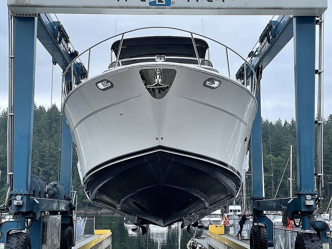 Meridian 580 Pilothouse image 7