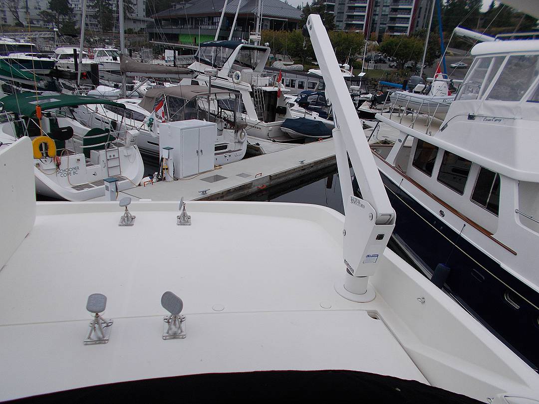 Meridian 580 Pilothouse image 12