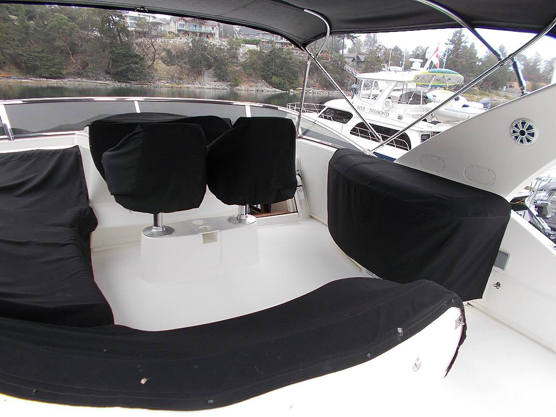 Meridian 580 Pilothouse image 14