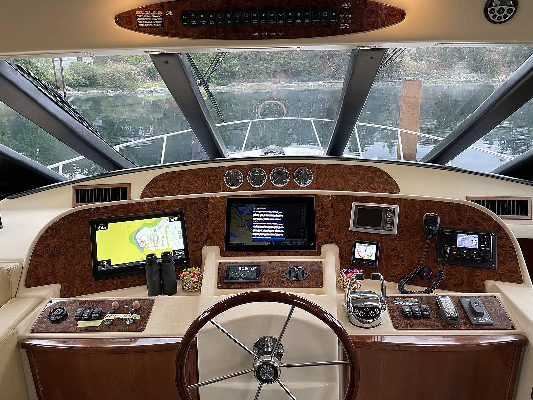 Meridian 580 Pilothouse image 19