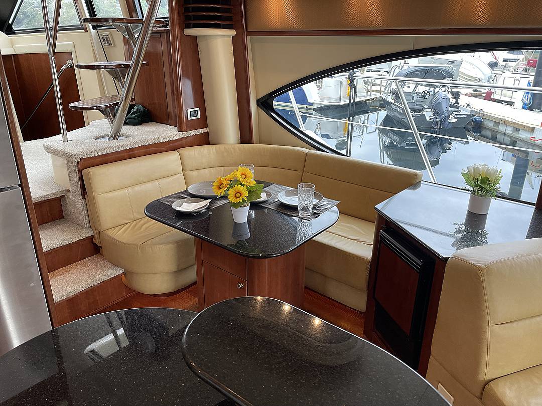 Meridian 580 Pilothouse image 36