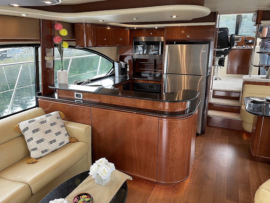 Meridian 580 Pilothouse image 37