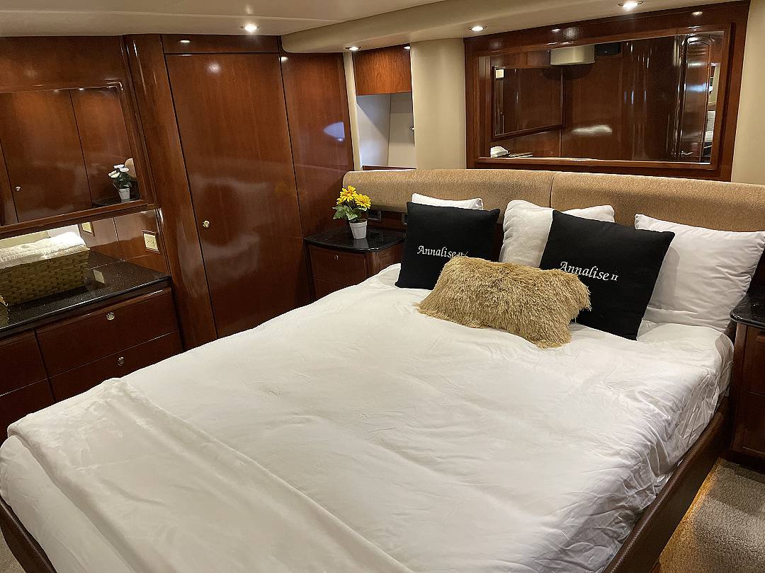 Meridian 580 Pilothouse image 39