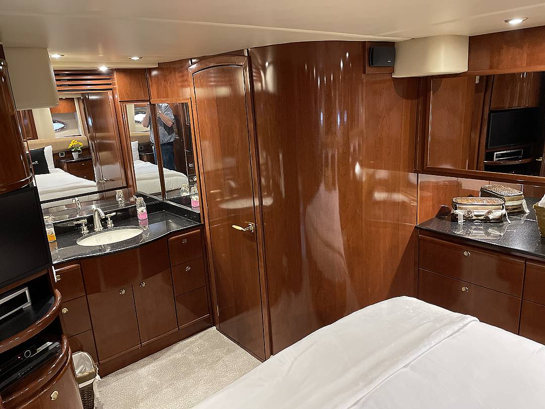 Meridian 580 Pilothouse image 41