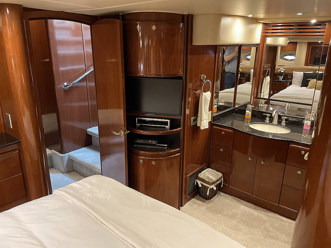 Meridian 580 Pilothouse image 42