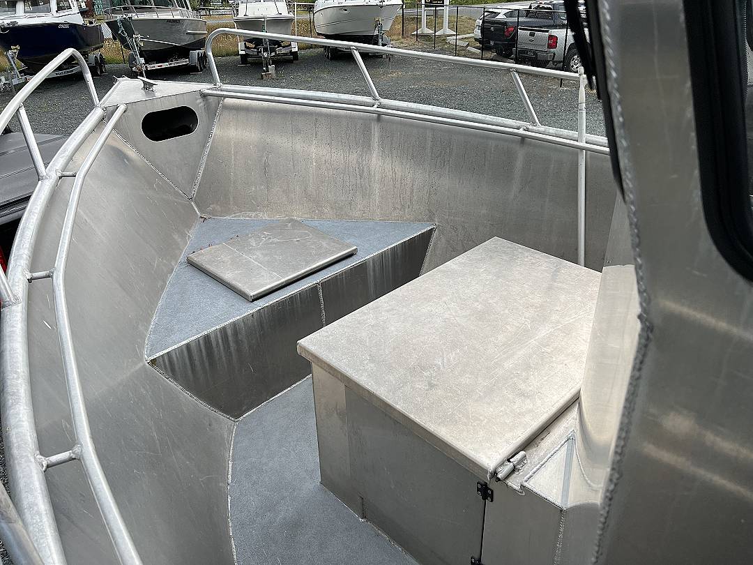 Aluminum Center Consul image 2