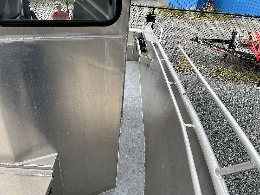 Aluminum Center Consul image 5
