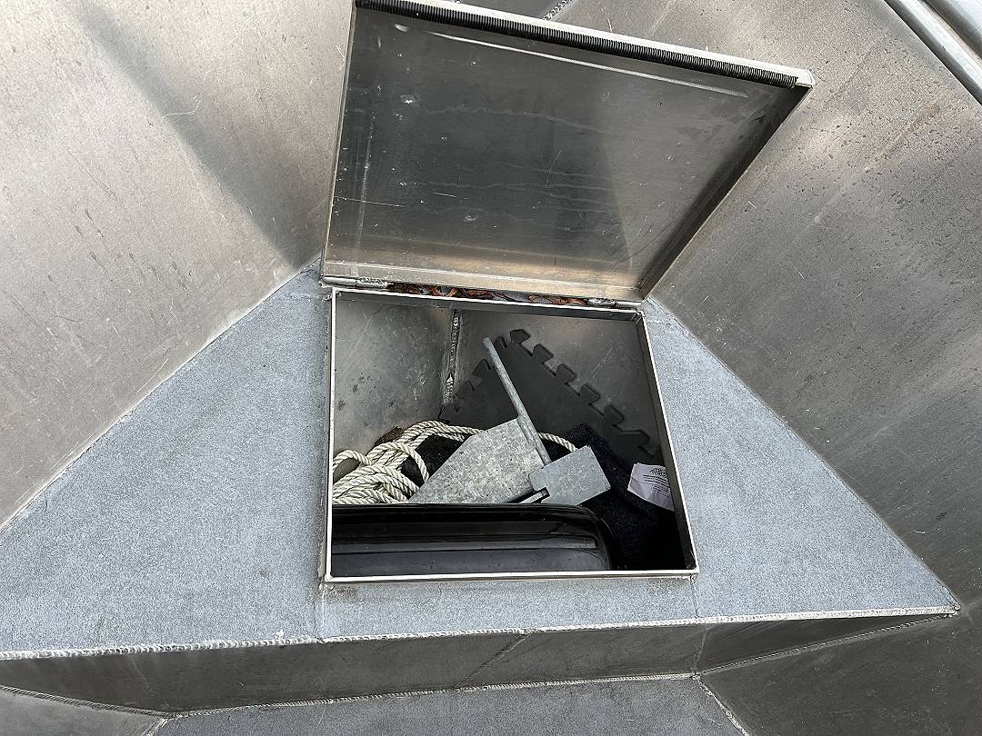 Aluminum Center Consul image 7