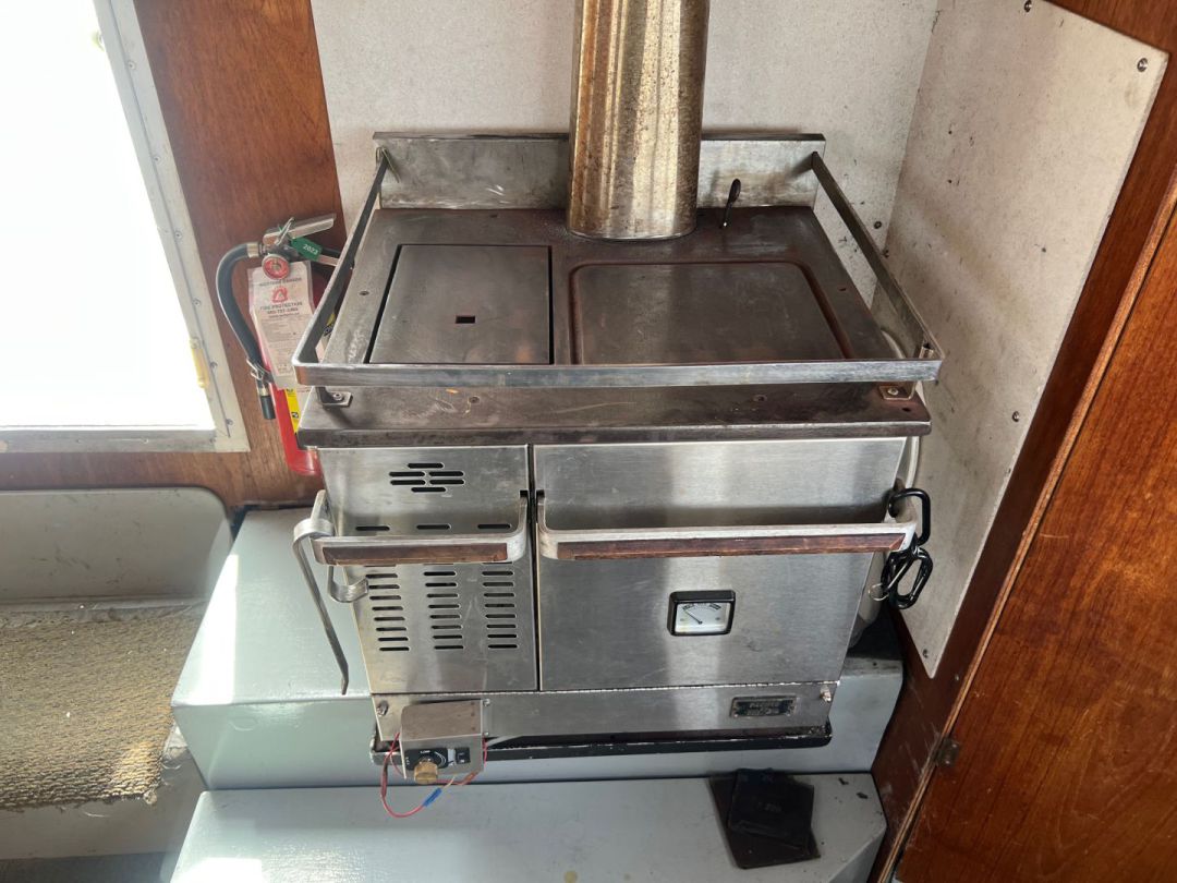Fiberglass Gillnetter image 8