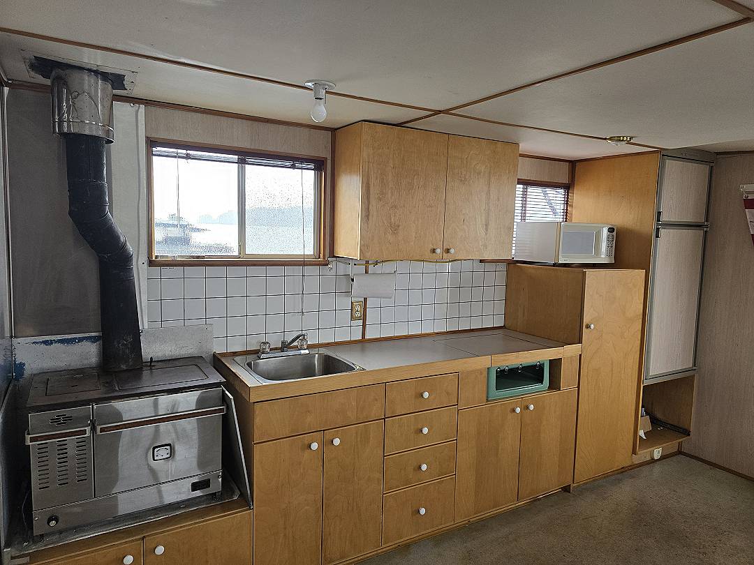 Aluminum House Boat image 16