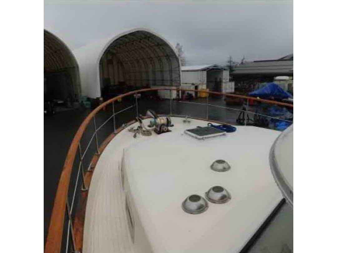 Tollycraft Flybridge Trawler image 7