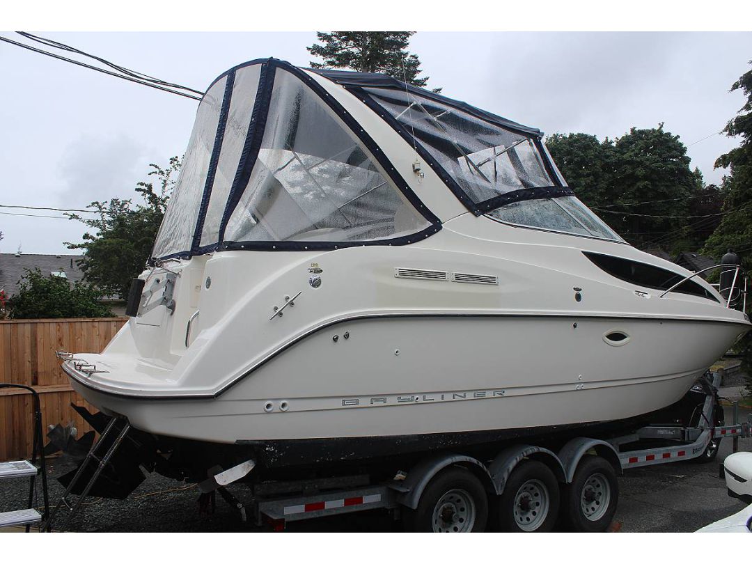 Fiberglass Bayliner 285 image 1