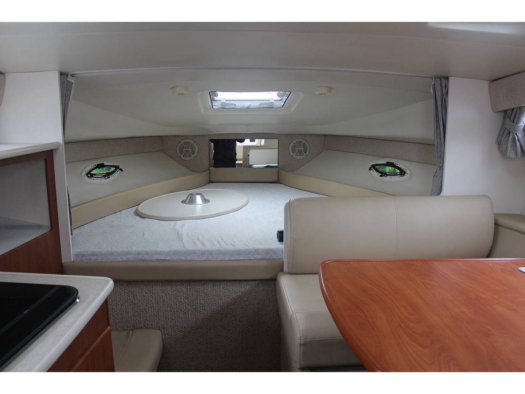 Fiberglass Bayliner 285 image 14