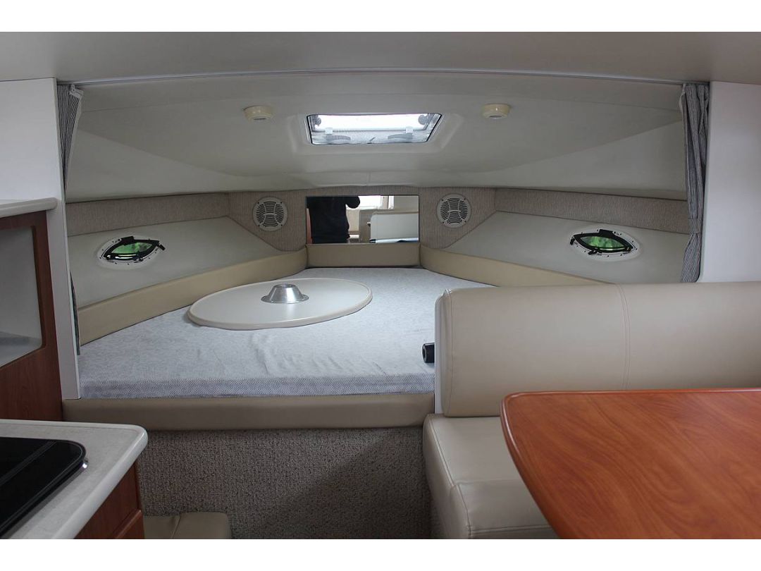 Fiberglass Bayliner 285 image 18