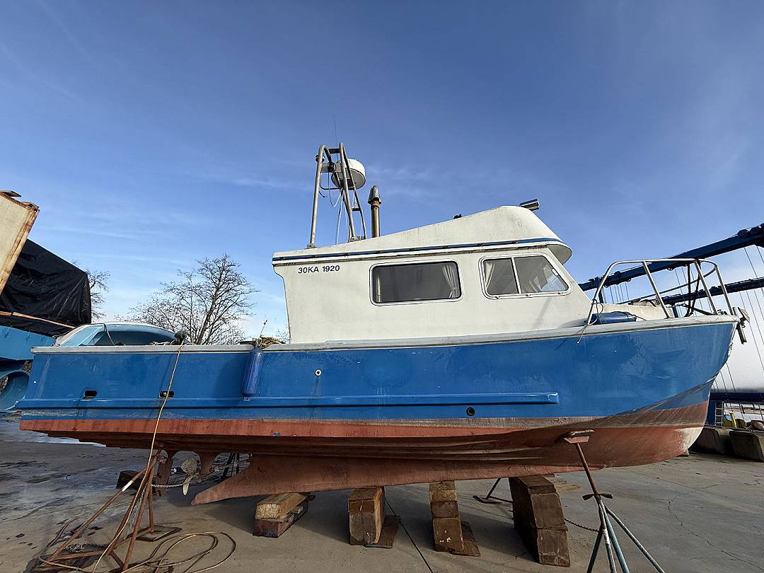 Fiberglass Harbour Boatworks image 6