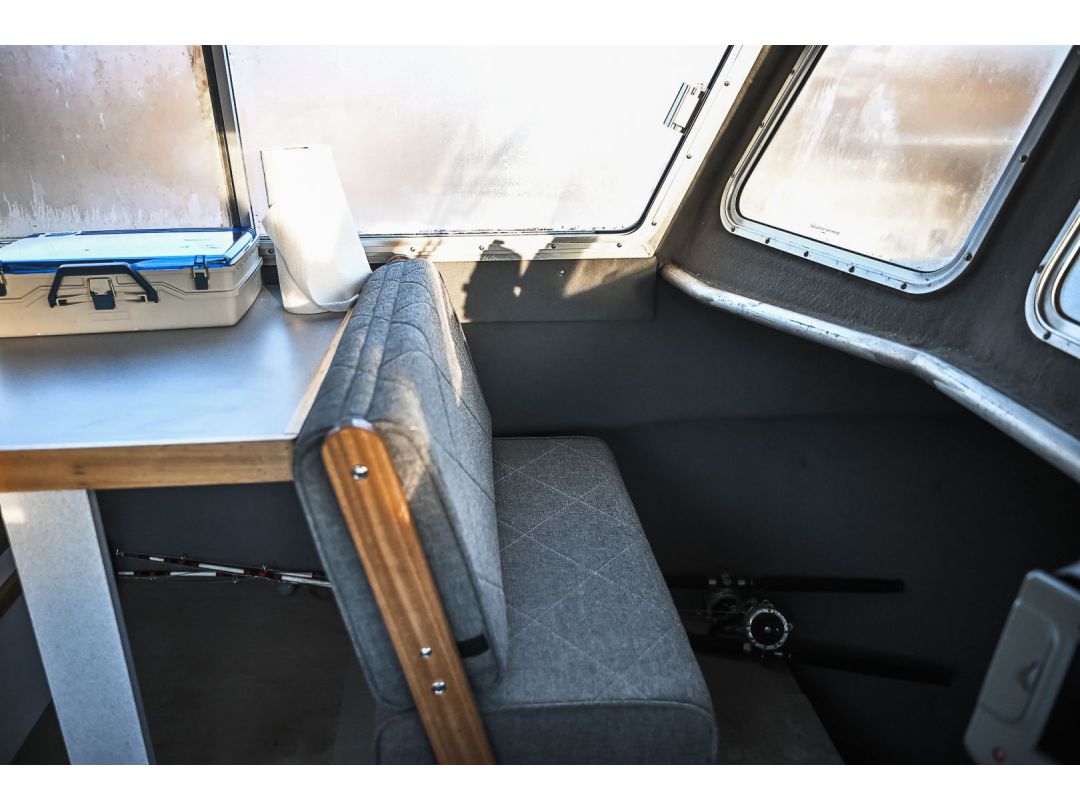 Fiberglass Aluminum Cabin Cruiser image 21
