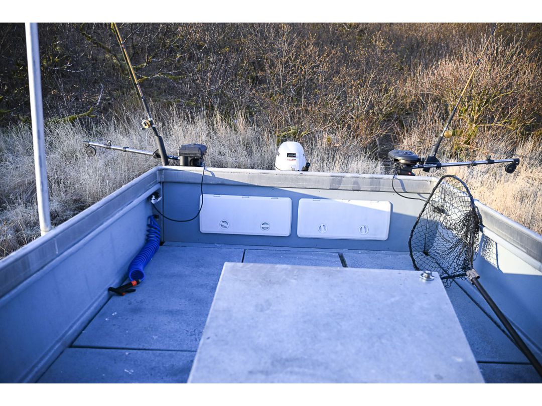 Fiberglass Aluminum Cabin Cruiser image 29