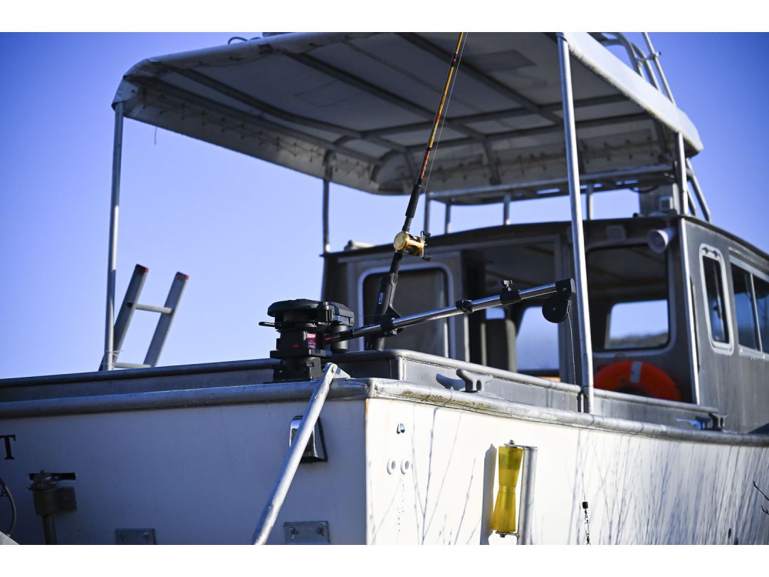 Fiberglass Aluminum Cabin Cruiser image 32