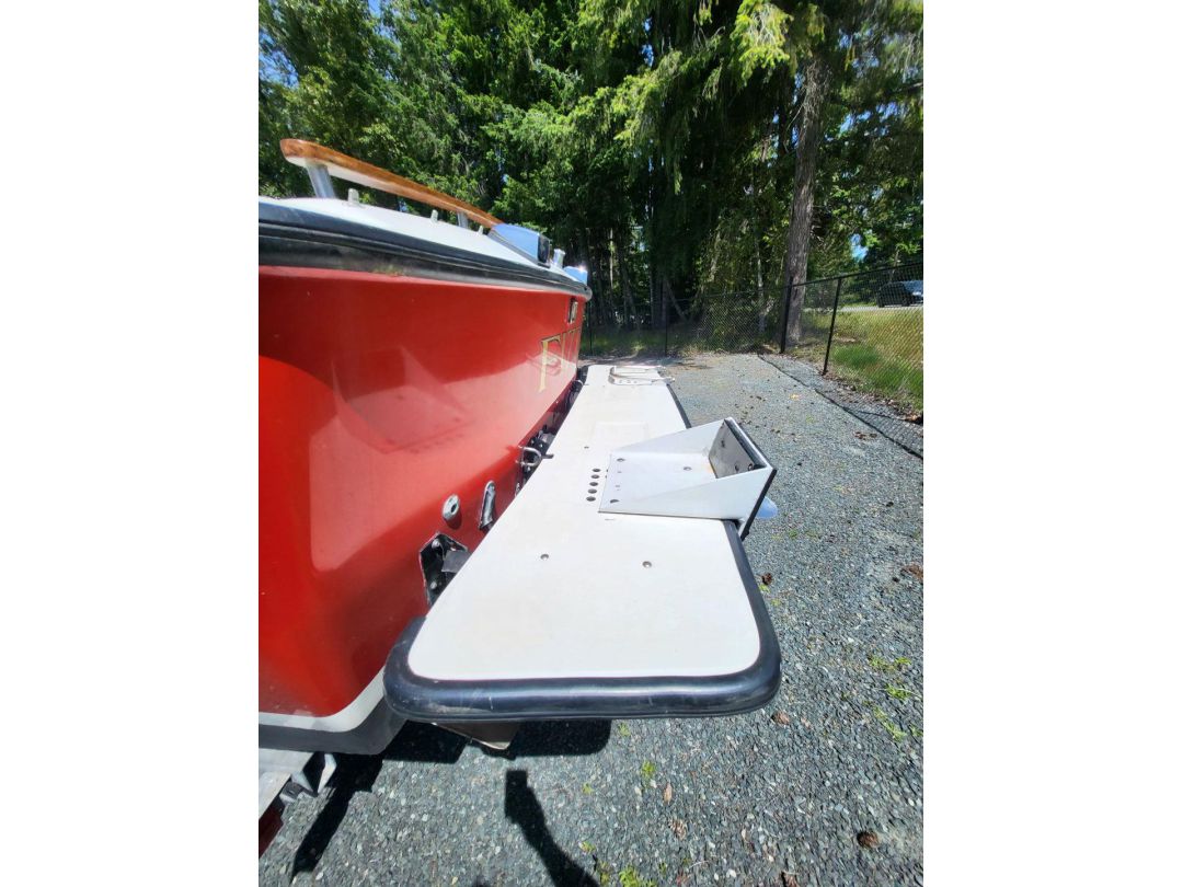 Fiberglass Crestliner image 9