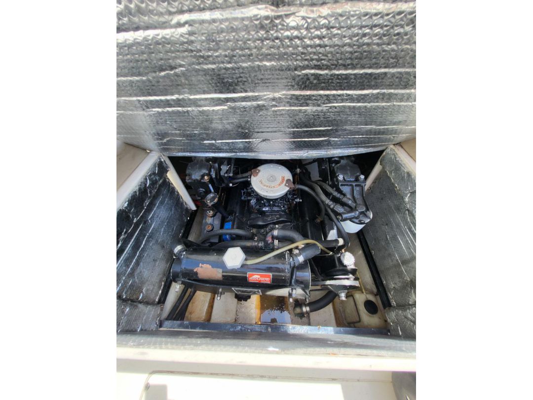 Fiberglass Crestliner image 16