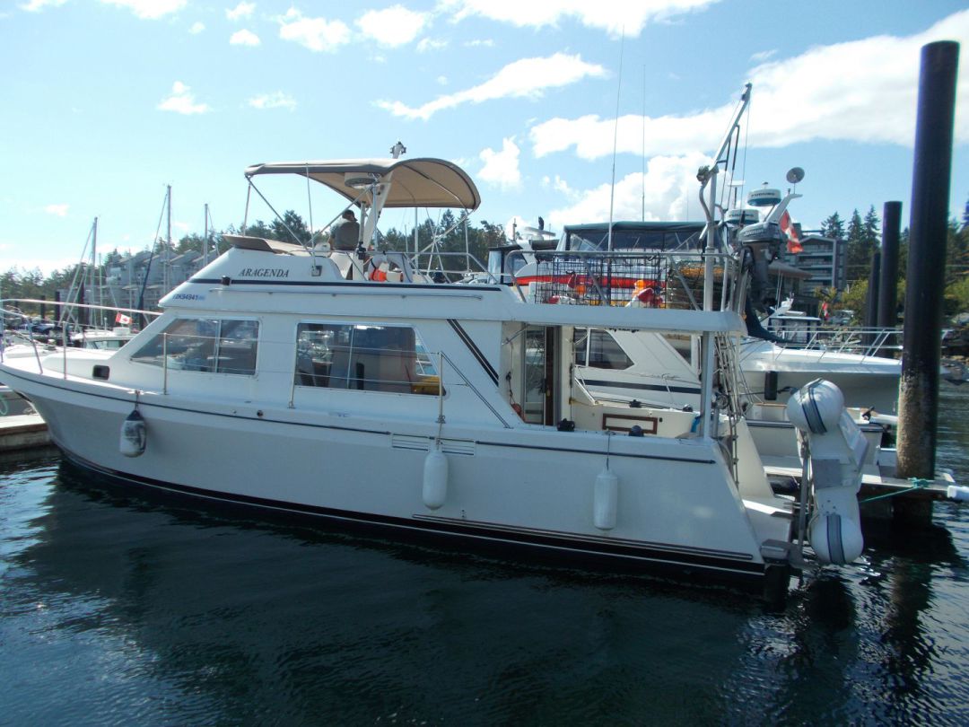 Fiberglass Gulf Commander image 3