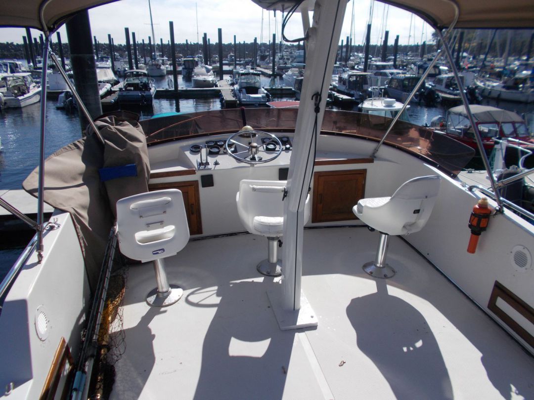 Fiberglass Gulf Commander image 10