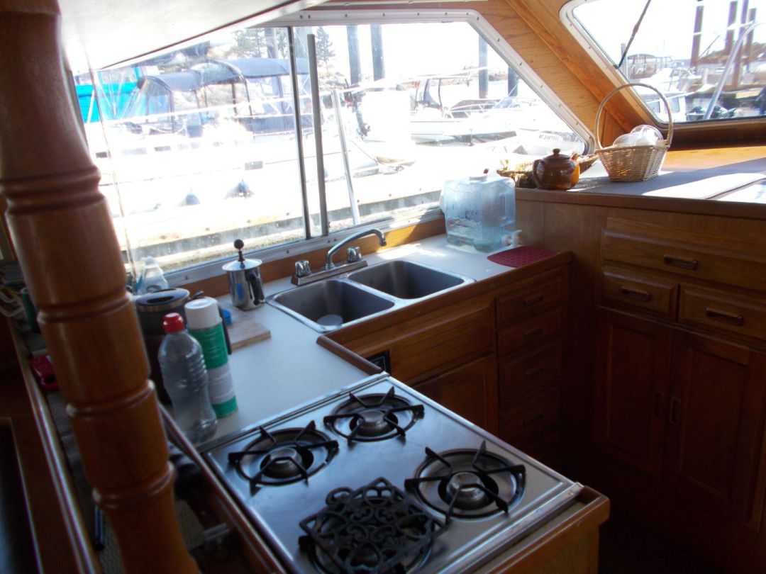 Fiberglass Gulf Commander image 26
