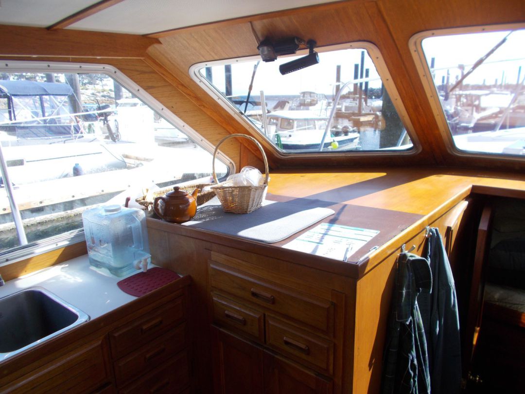 Fiberglass Gulf Commander image 28