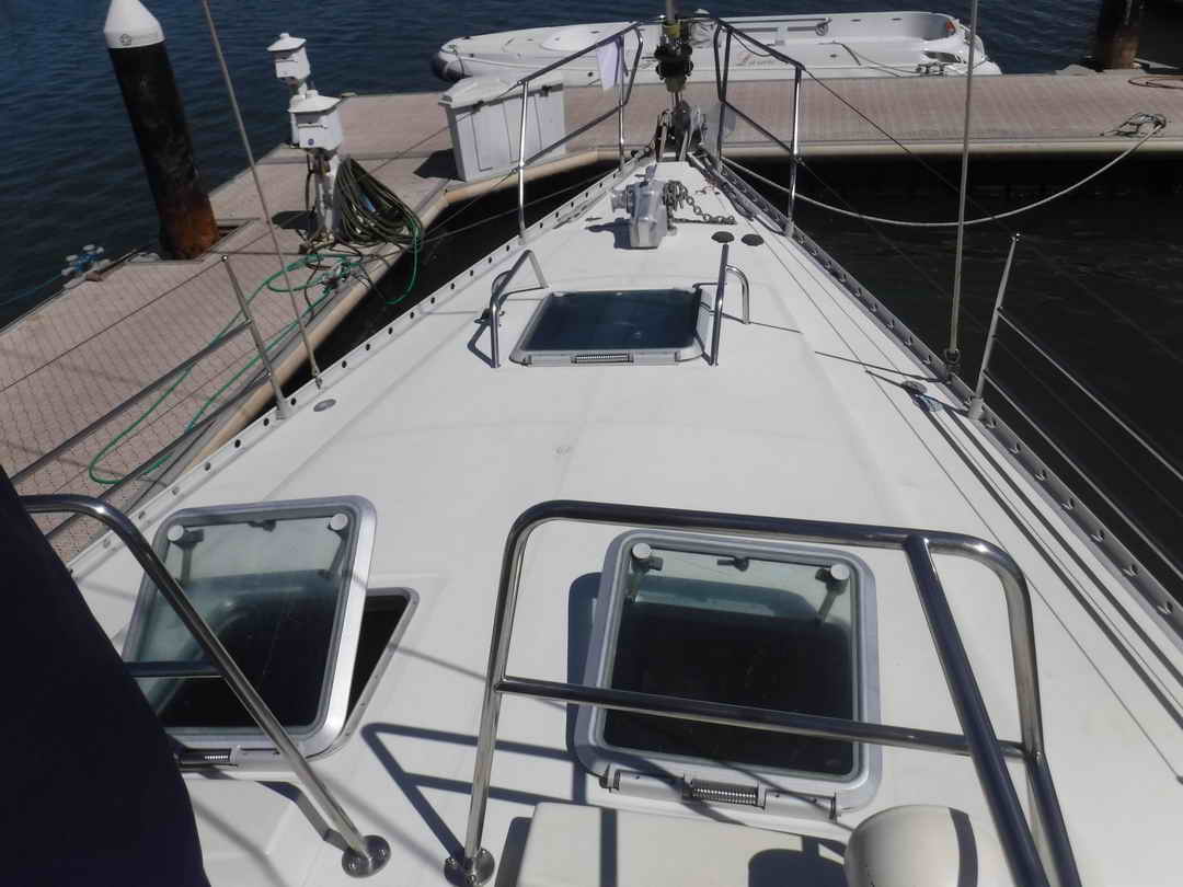 Beneteau Oceanis Sloop Sailboat image 5