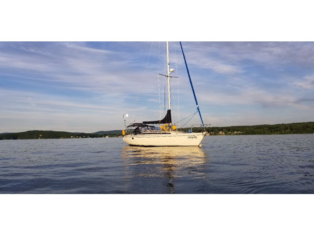 Oday Sailboat image 1