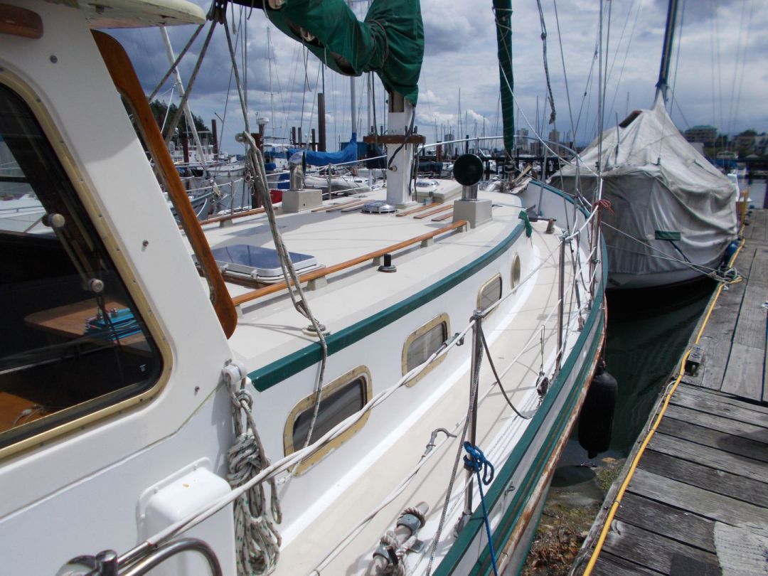 Pilothouse Motorsailer image 10