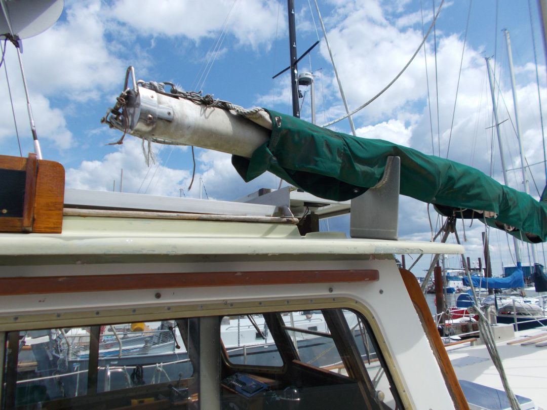 Pilothouse Motorsailer image 11