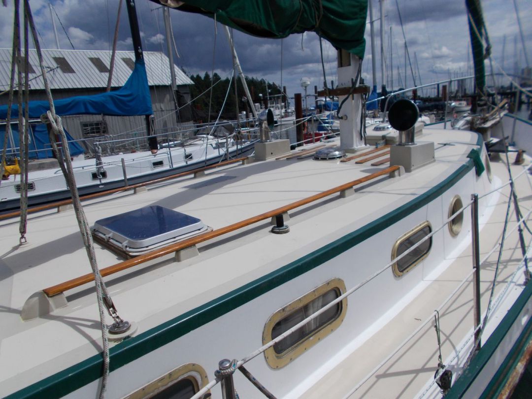 Pilothouse Motorsailer image 16