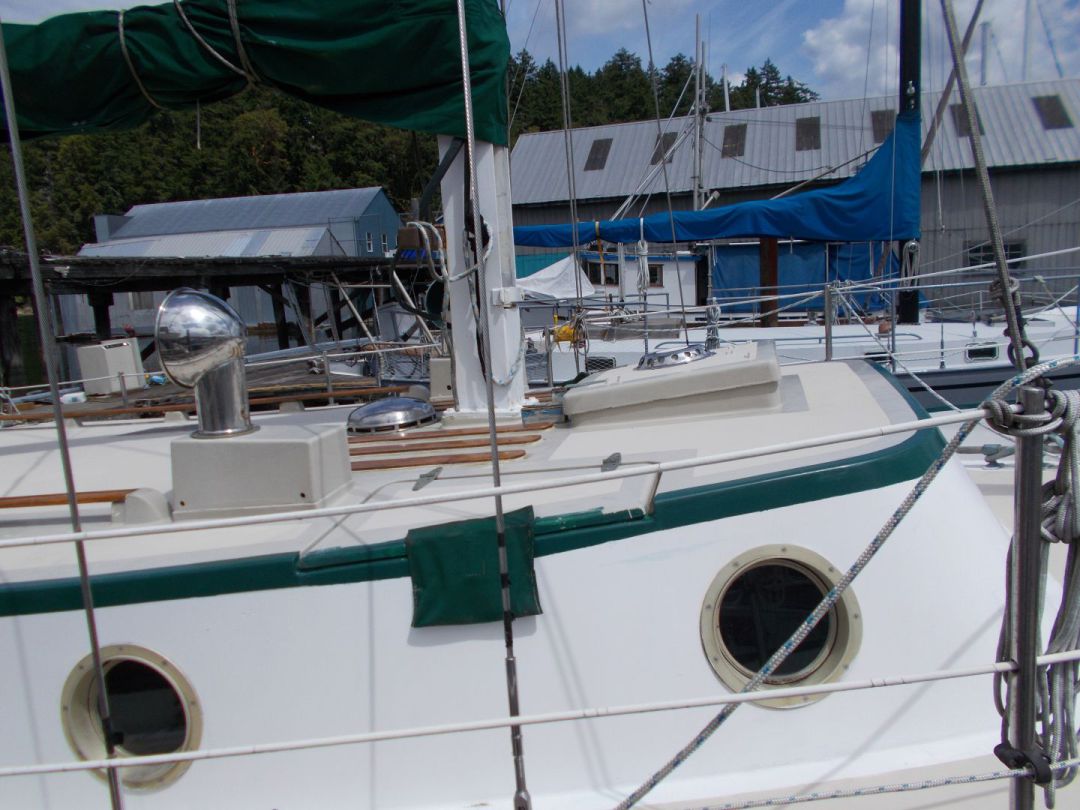 Pilothouse Motorsailer image 17