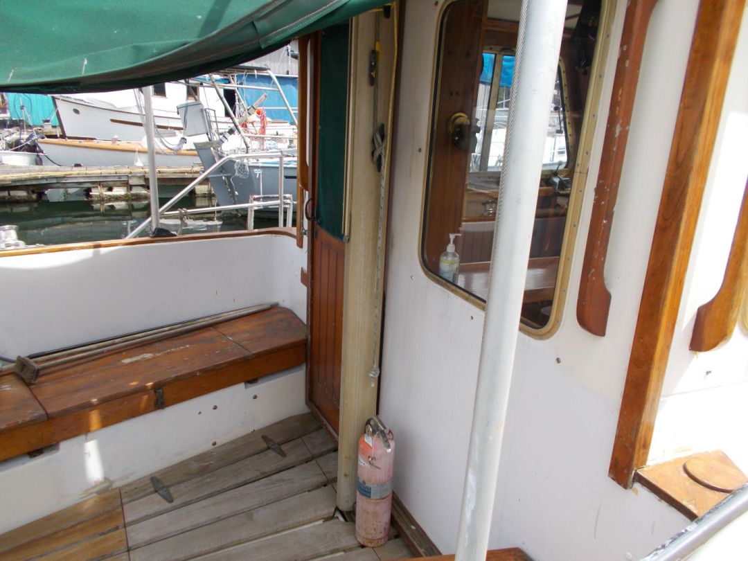 Pilothouse Motorsailer image 21