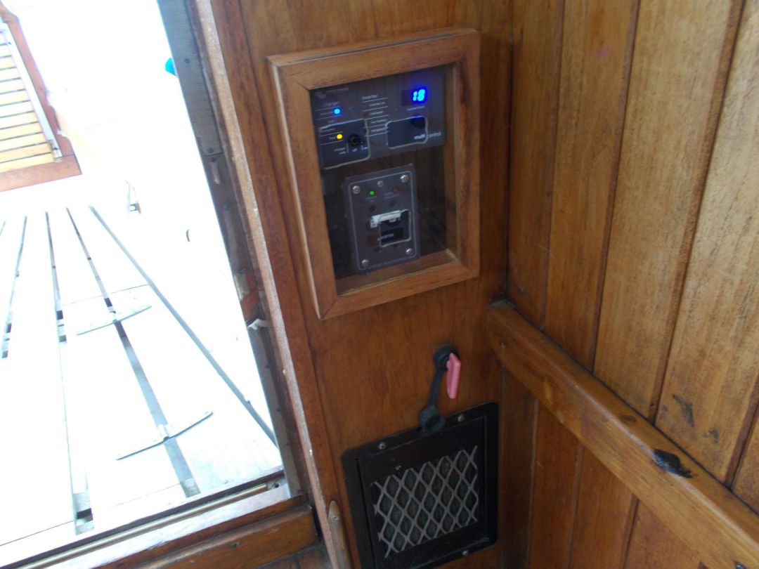 Pilothouse Motorsailer image 28