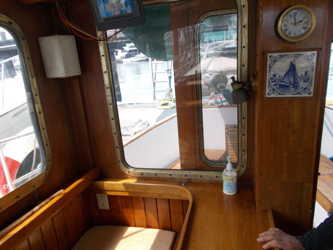 Pilothouse Motorsailer image 31