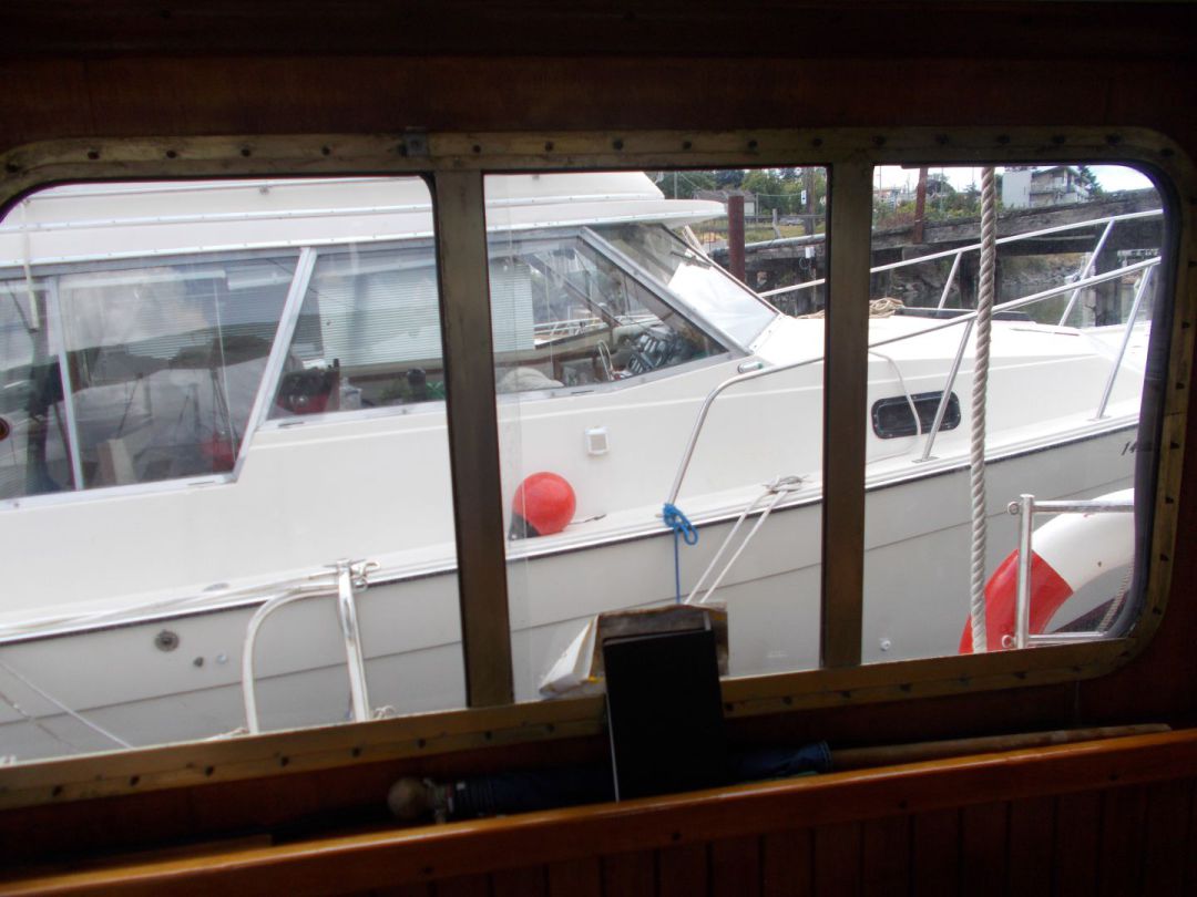 Pilothouse Motorsailer image 32