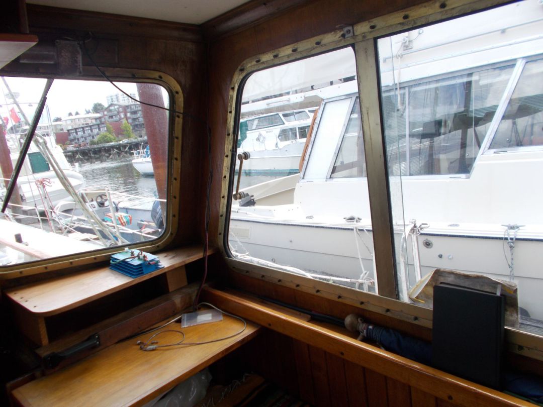 Pilothouse Motorsailer image 33