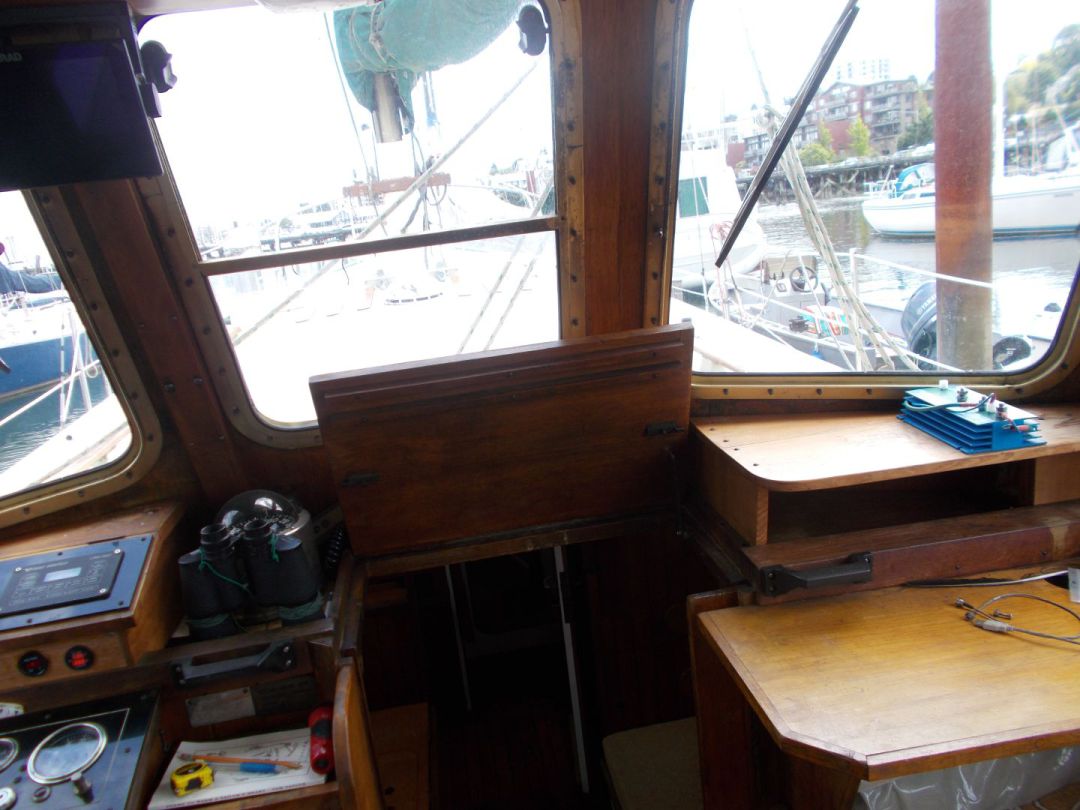 Pilothouse Motorsailer image 34