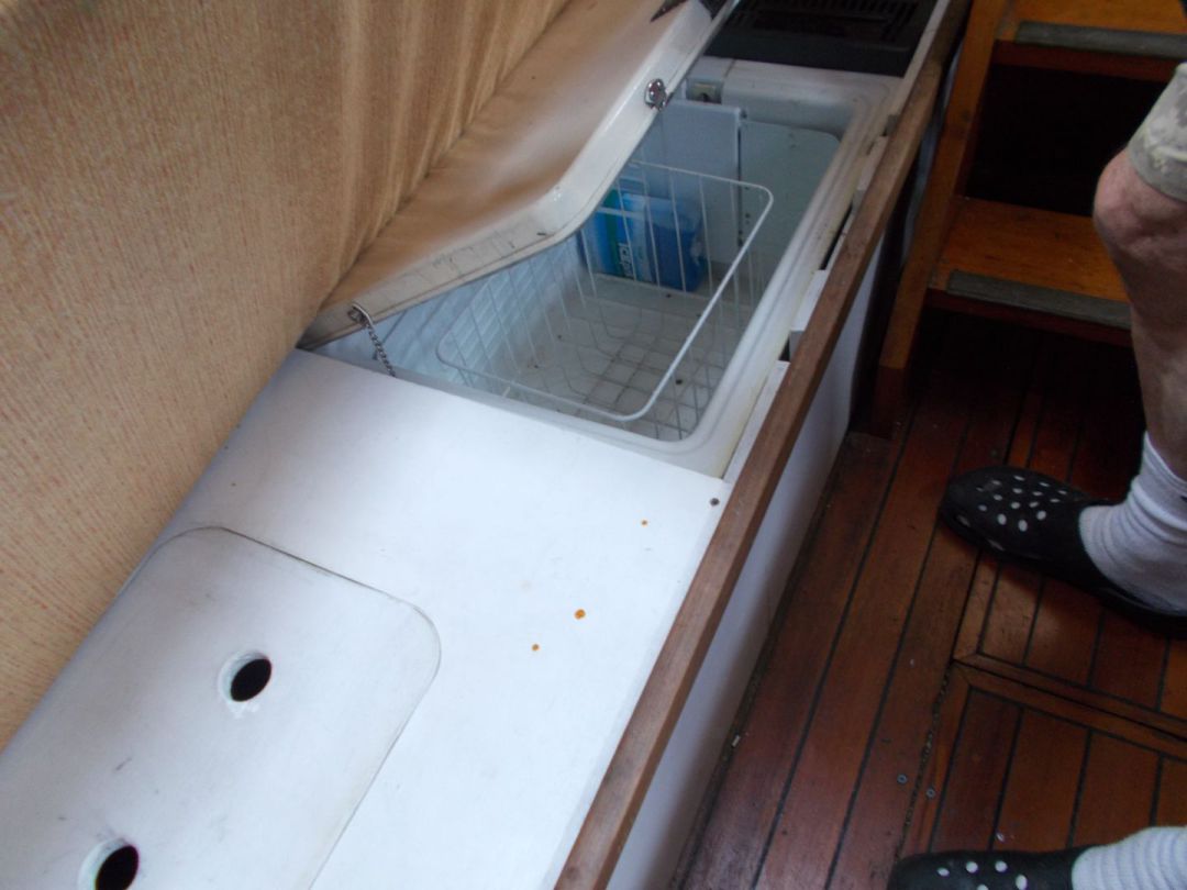 Pilothouse Motorsailer image 38