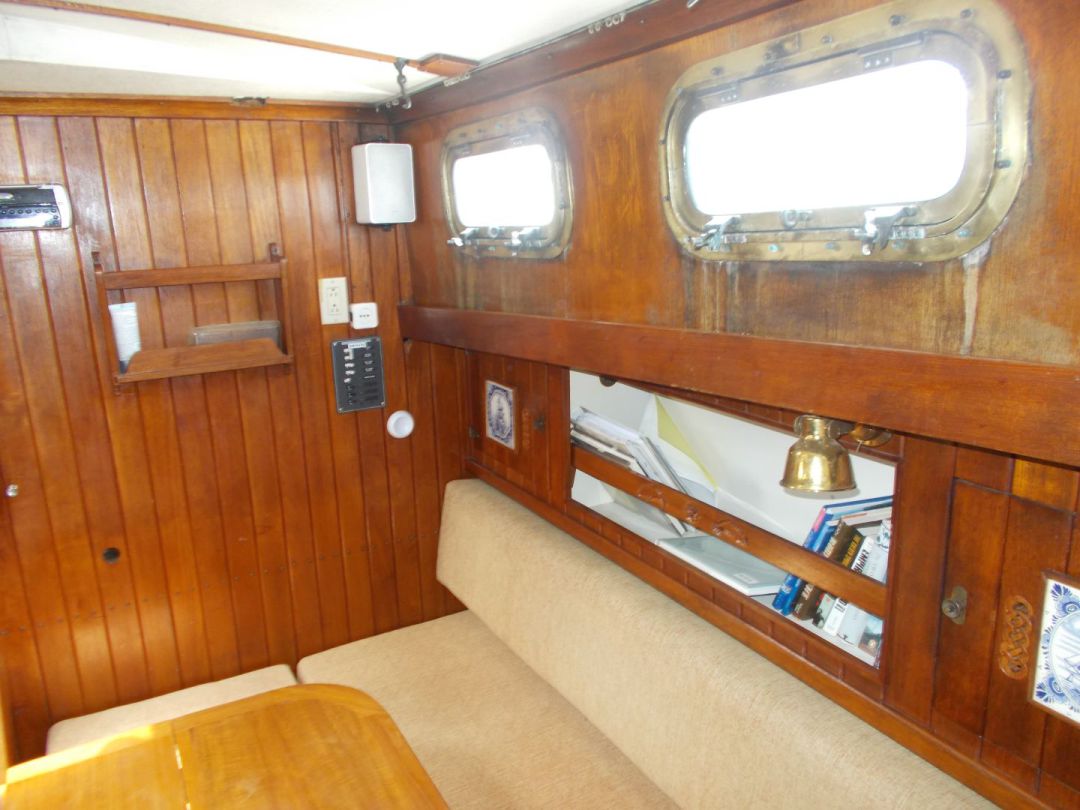 Pilothouse Motorsailer image 40